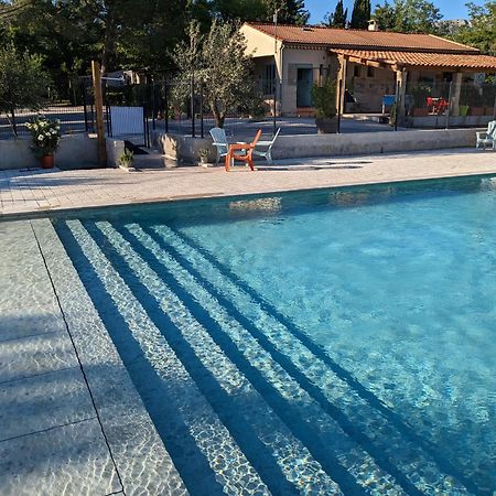 Camping Sainte Victoire Beaurecueil Bagian luar foto